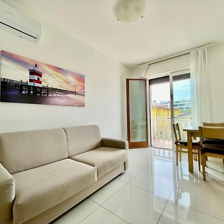 Appartamento Al Faro I Terracerelax&Parking Lignano Sabbiadoro Dış mekan fotoğraf